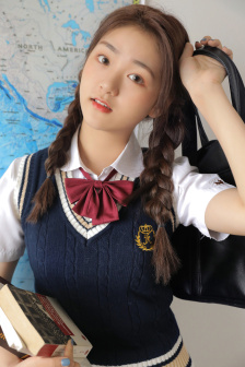 男生女生一起相差差差轮滑鞋